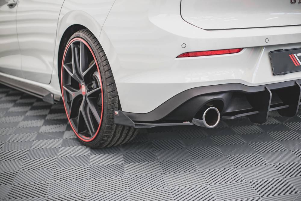 Zijdiffuser met Canards Street Pro Volkswagen Golf 8 GTI Maxton