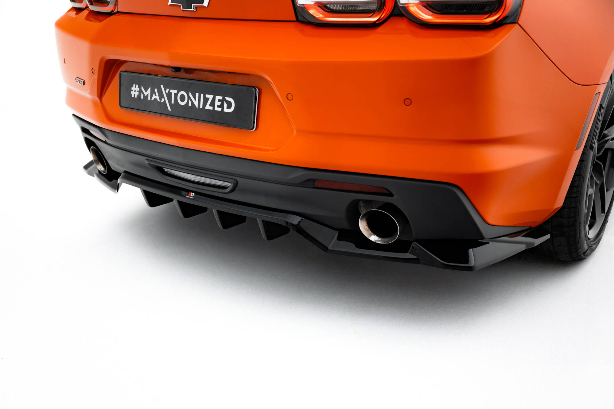 Bodykit V.1 Chevrolet Camaro SS MK6 Facelift Maxton Glanzend zwart