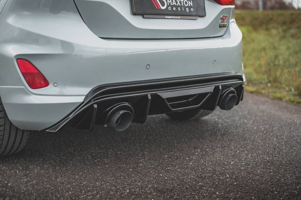 Diffuser Ford Fiesta ST MK8 Maxton Glans Zwart met Milltek Uitlaatsysteem + GPF