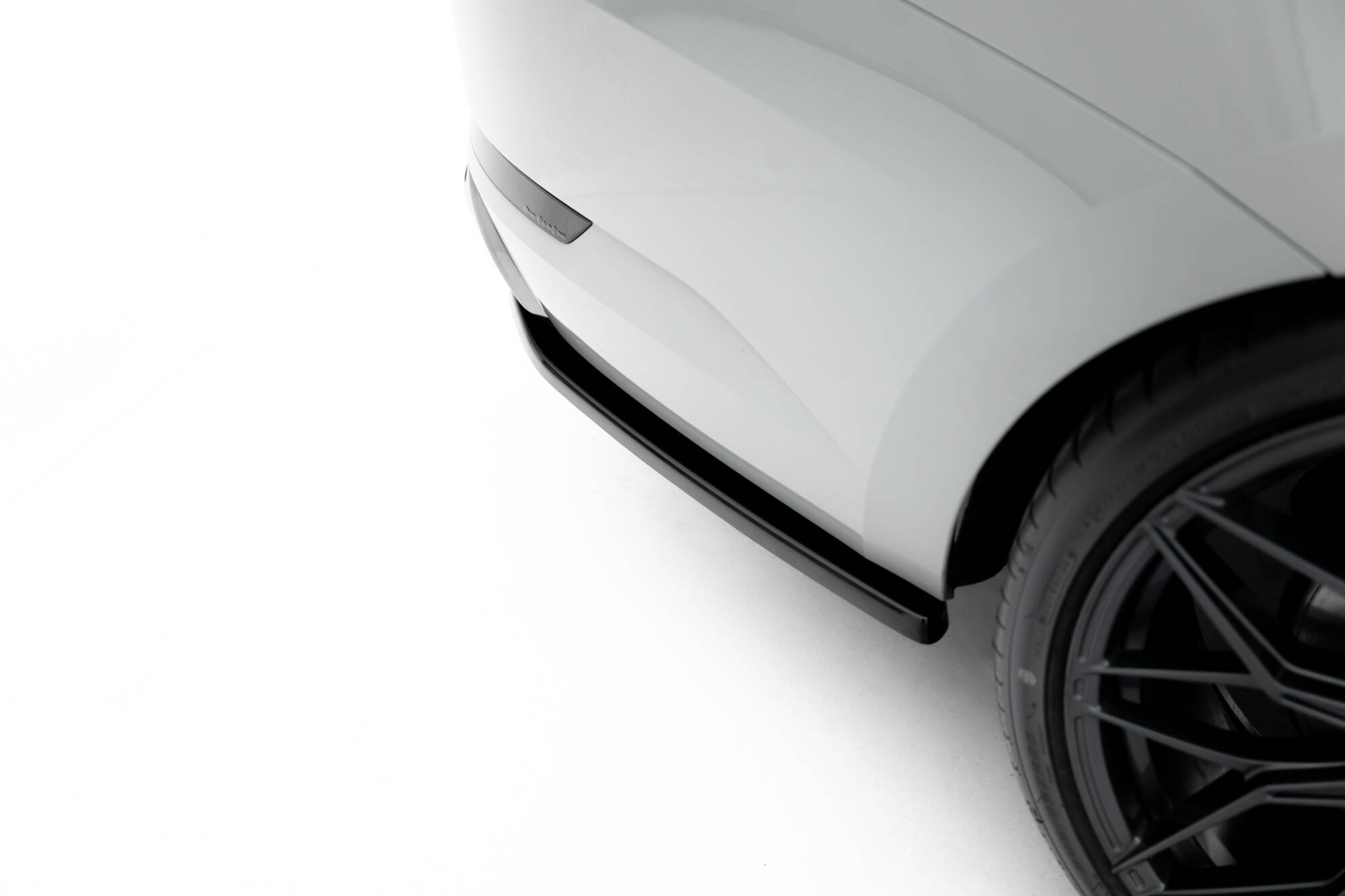 Bodykit V.2 Skoda Superb Liftback MK3 Maxton Glanzend zwart