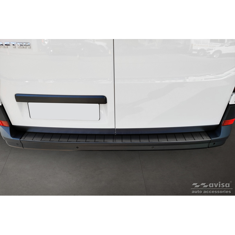Zwart RVS Achterbumperprotector  Volkswagen Crafter & MAN TGE 2017- 'Ribs' ('XL'-version)