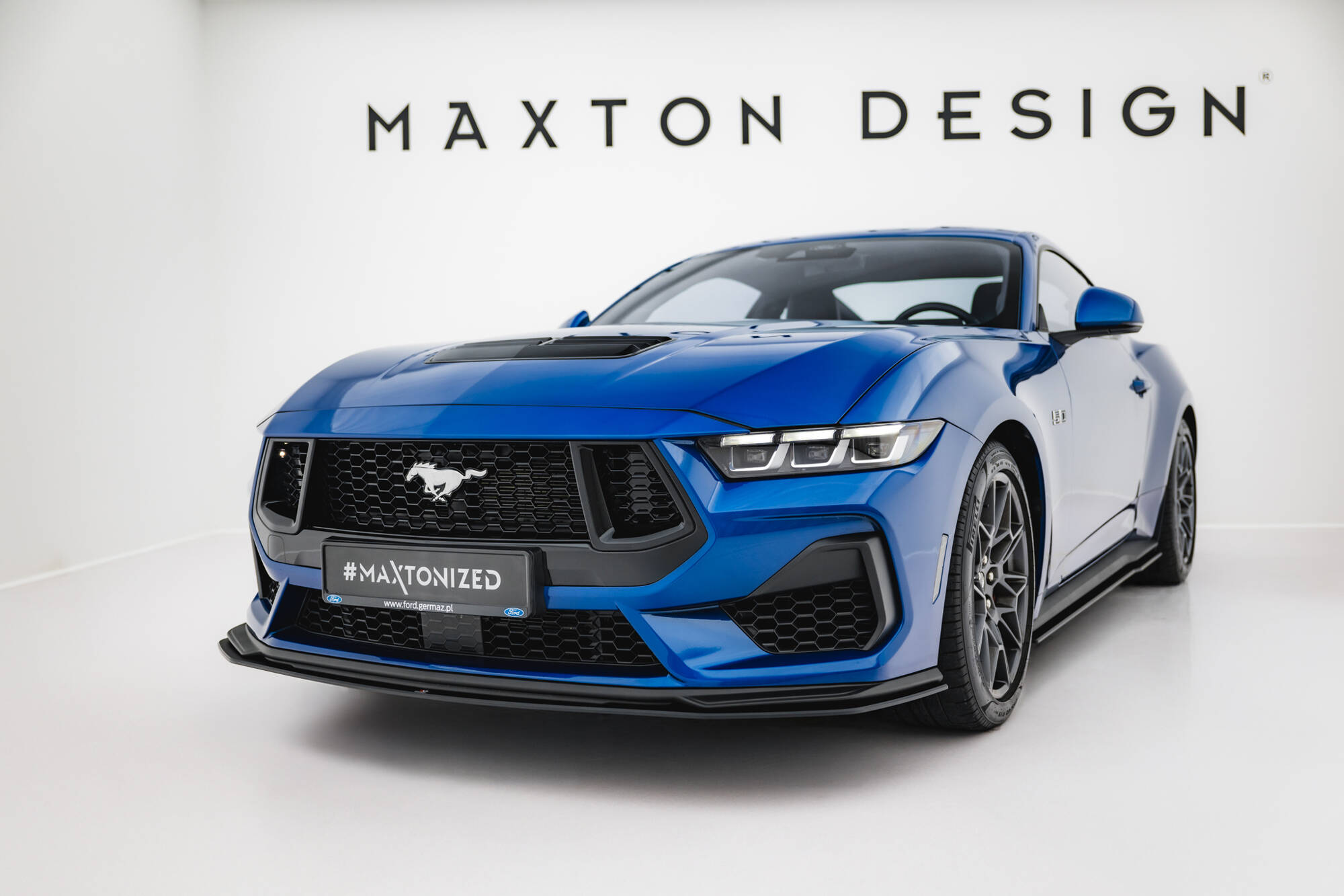 Street Pro Voorspoiler Ford Mustang GT MK7 Maxton Glanzend zwart