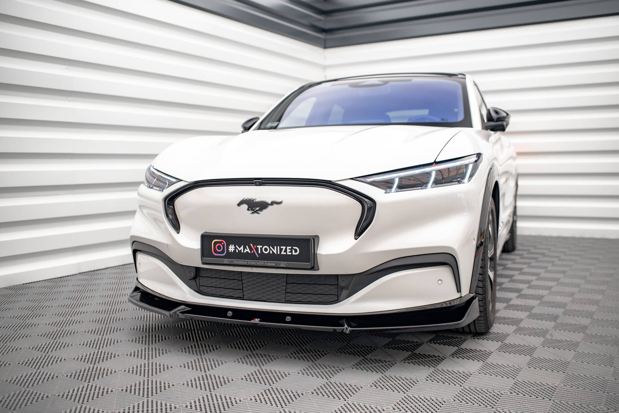 Bodykit Ford Mustang Mach-E MK1 Maxton Glanzend zwart