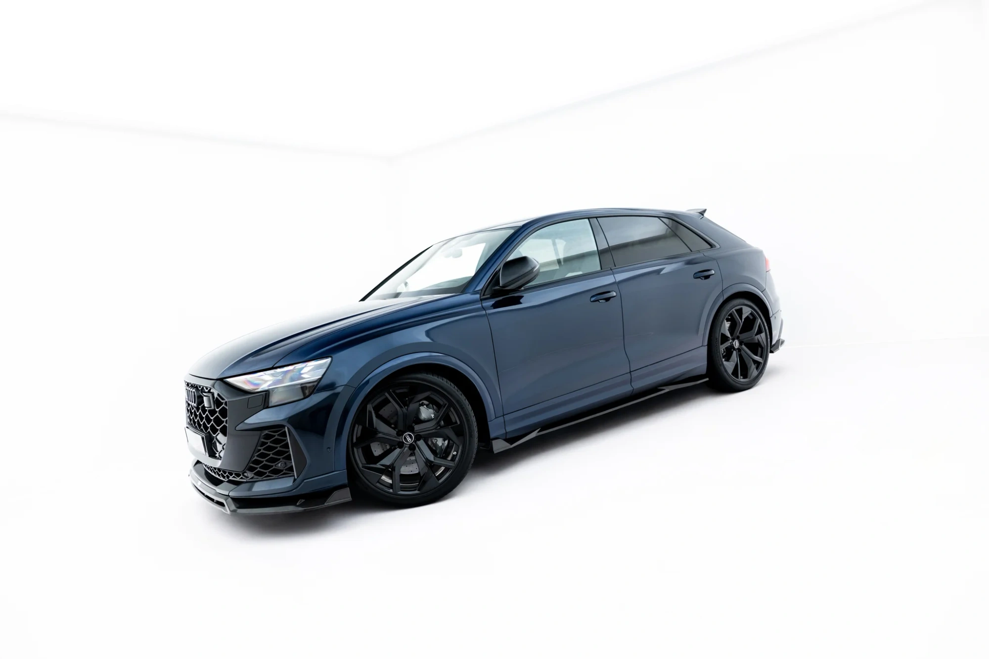 Zijskirts Audi RSQ8 Maxton Carbon