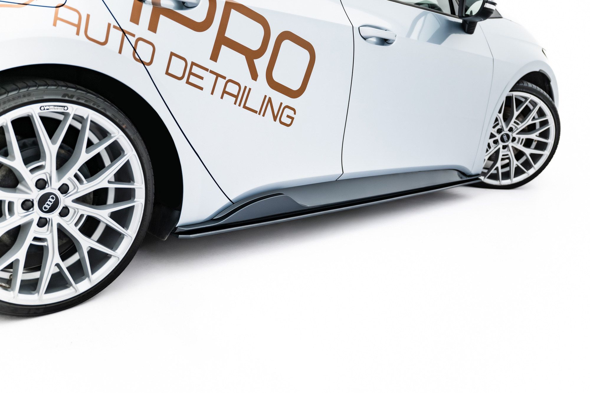 Street Pro Zijskirts Cupra Born Mk1 2021 – Maxton Design