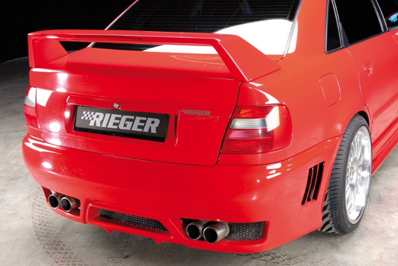 Achterbumper Audi A4 B5 met zijdelingse intakes met PDC niet voo