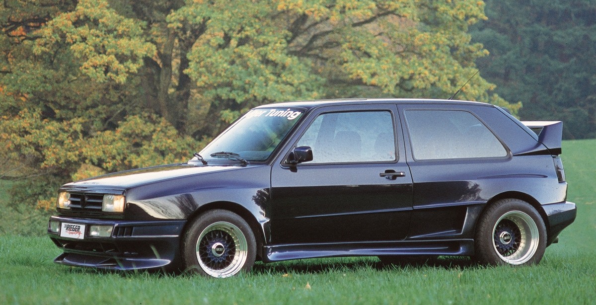 Zijskirts Breedversie ll VW Golf II Polyester Rieger