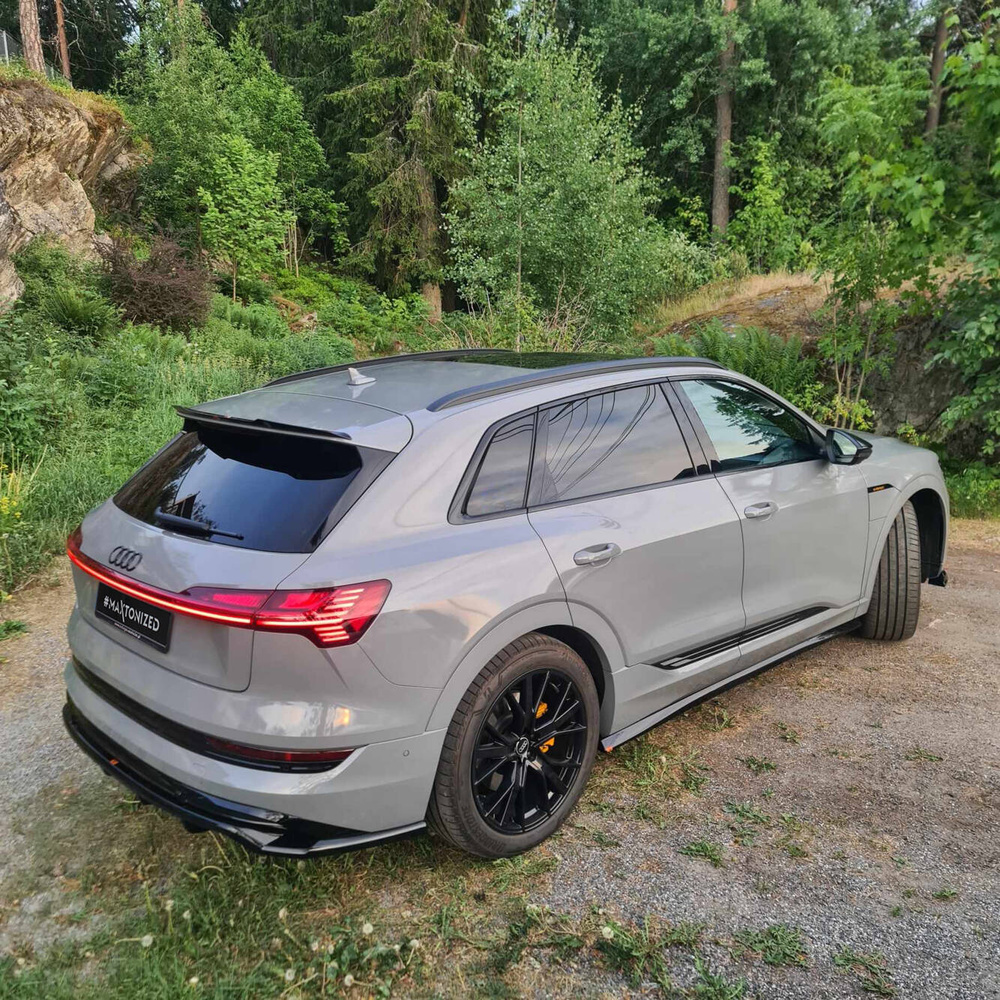 Diffusor Audi e-Tron S-Line Glans Zwart – Maxton Design (met verticale vinnen) 