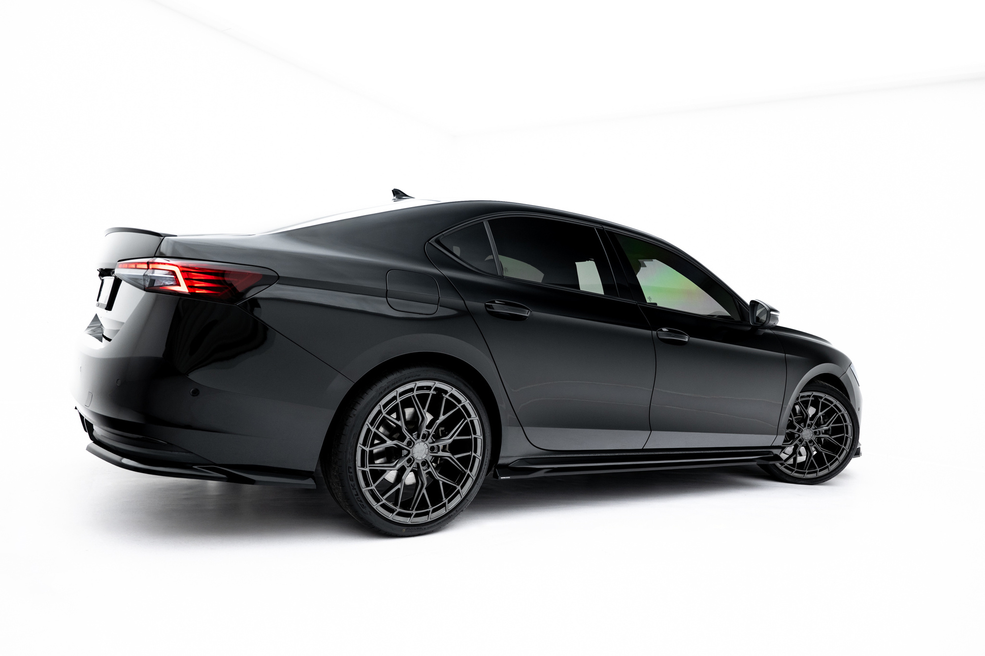 Zijskirts Skoda Superb Sportline Mk4 V.1 – Skoda Superb Sportline 2024