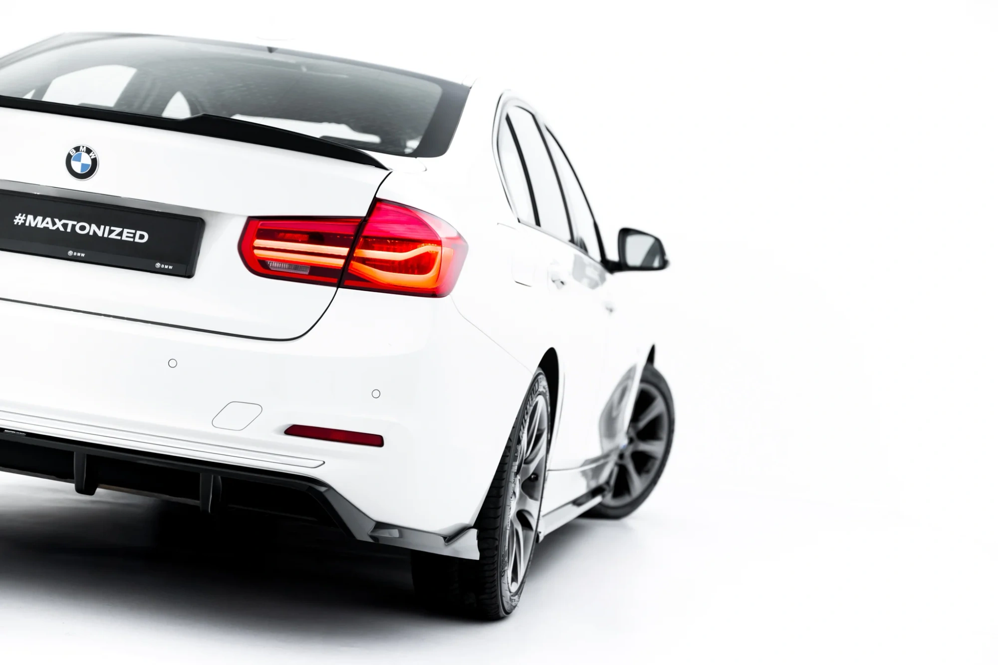 Rear Splitter met Verticale Spijlen BMW 3 Sportline Sedan / Touring F30 / F31 Maxton Glanzend Zwart