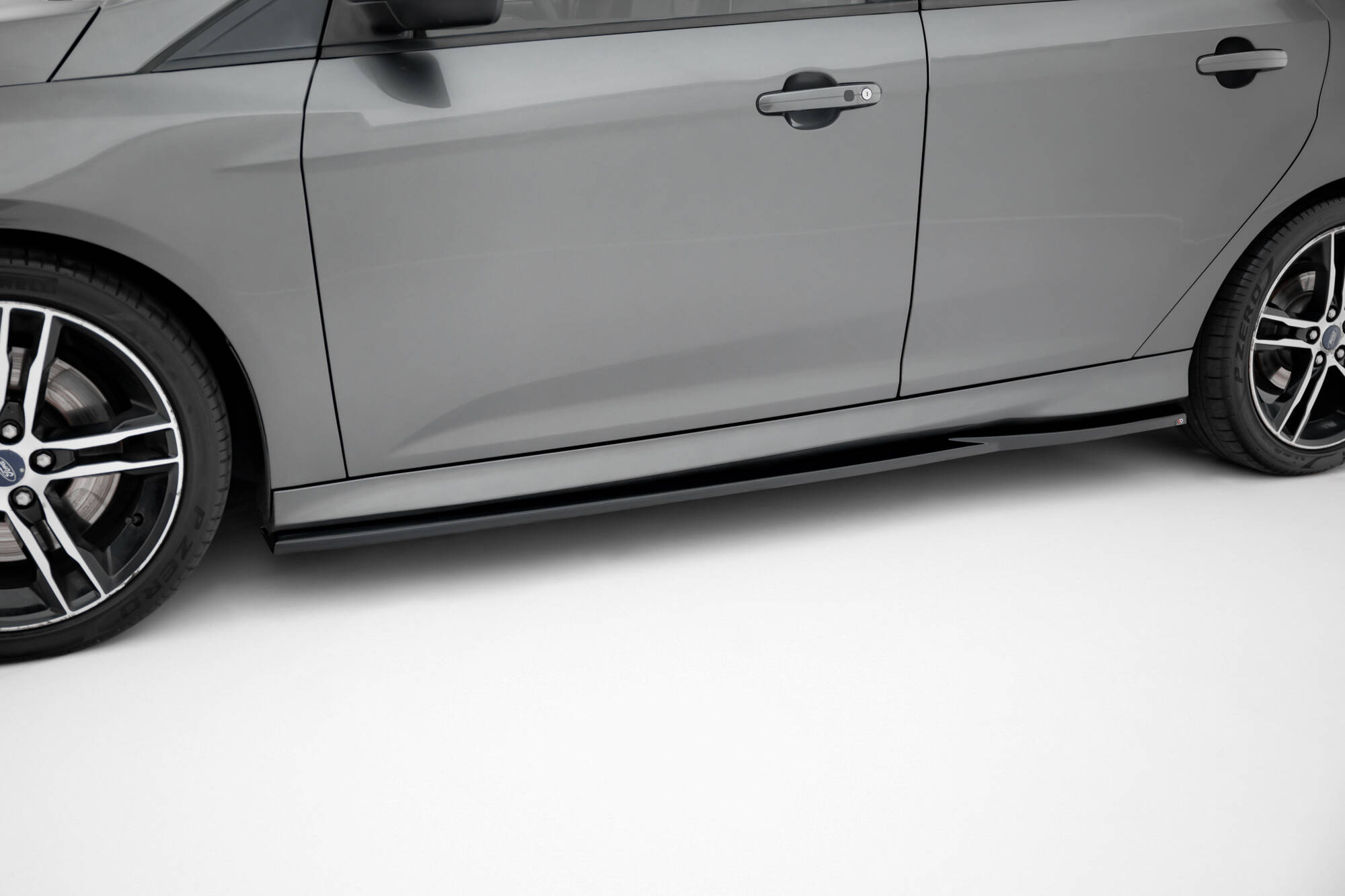 Street Pro Zijskirts Ford Focus ST MK3 Facelift Maxton Glanzend zwart