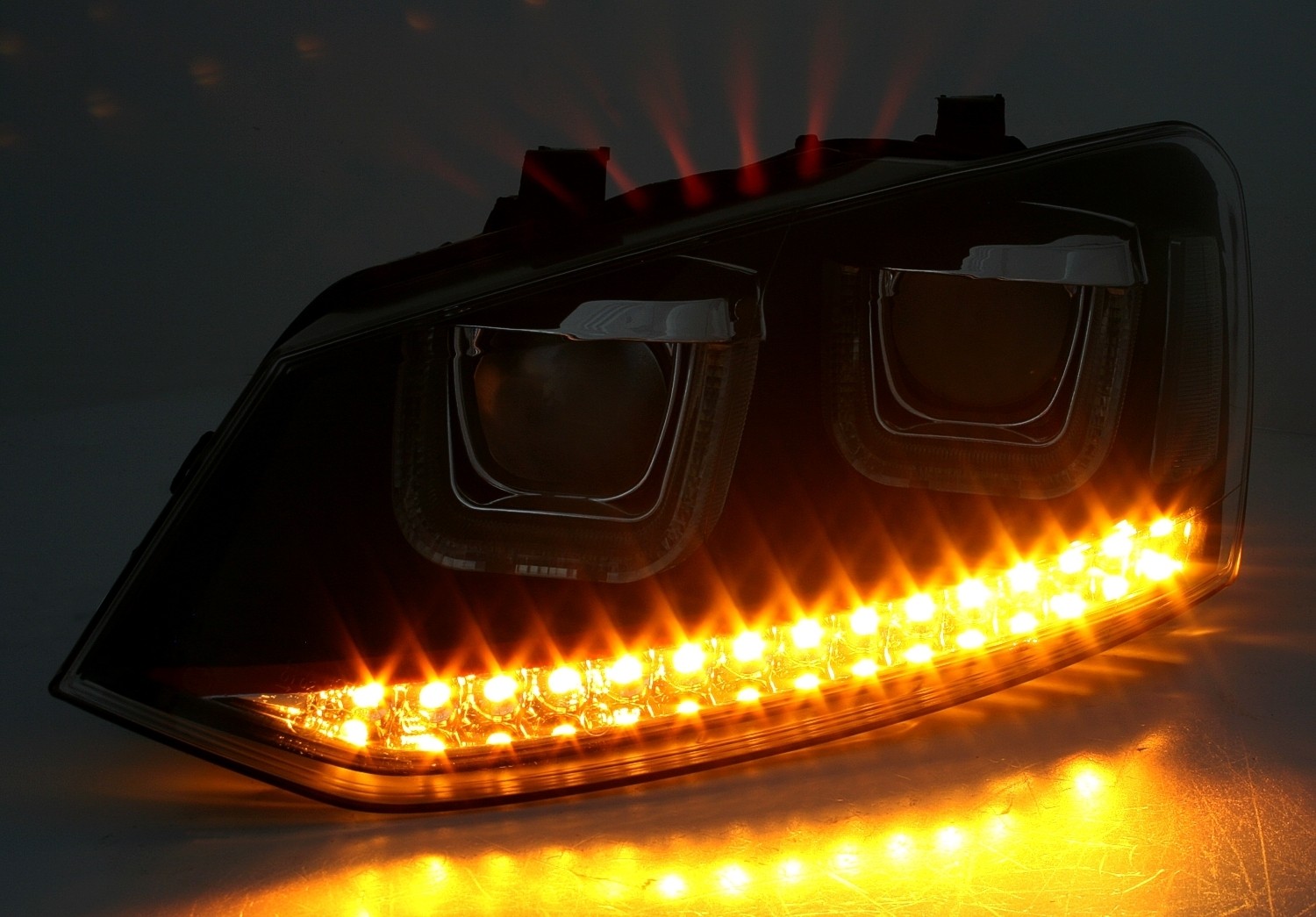 Koplampen VW Polo 6R / 6C 09- DRL Dynamic Zwart/Rood Facelift GTI look