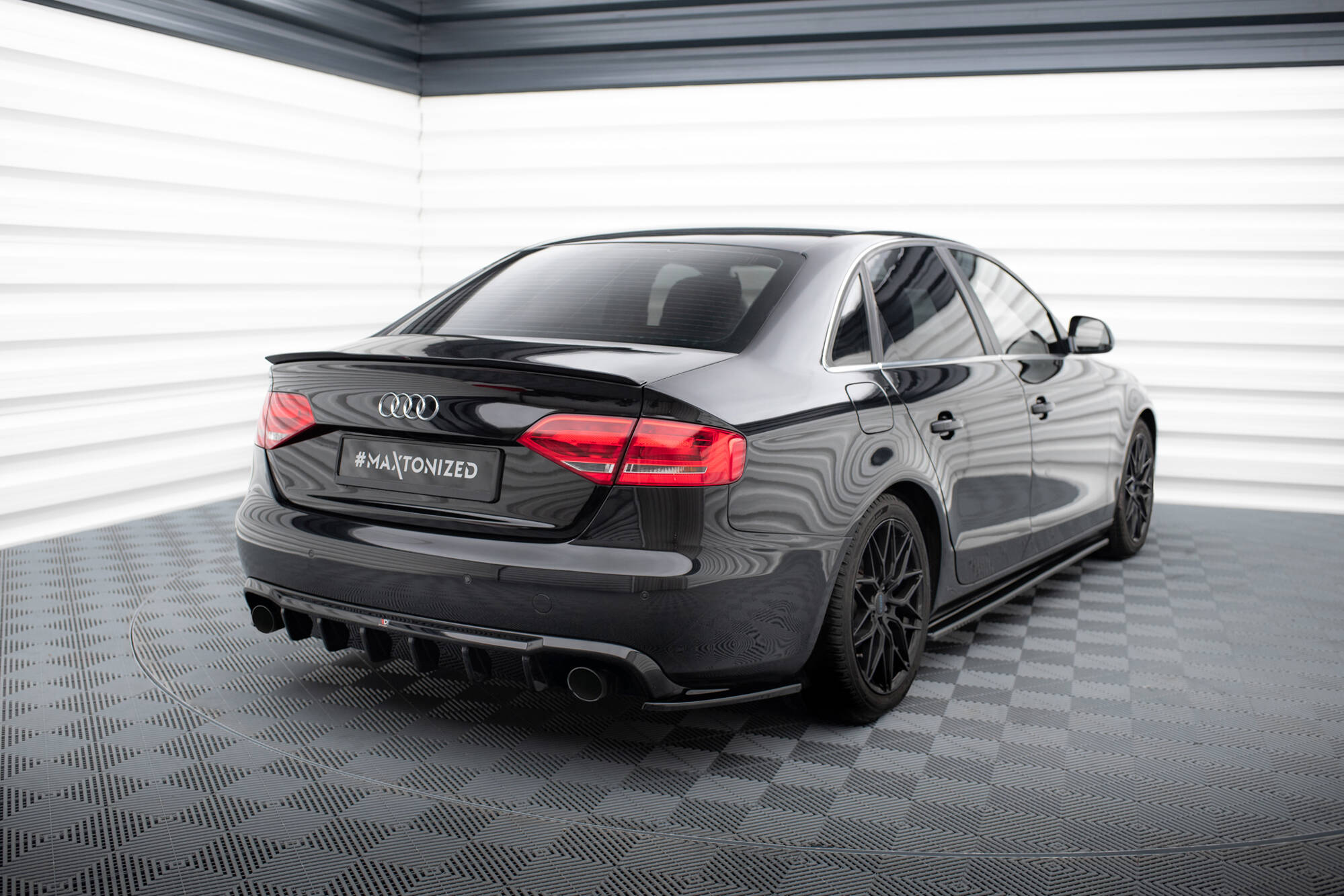 Achter Diffsuer Audi A4 B8 Maxton Glanzend zwart
