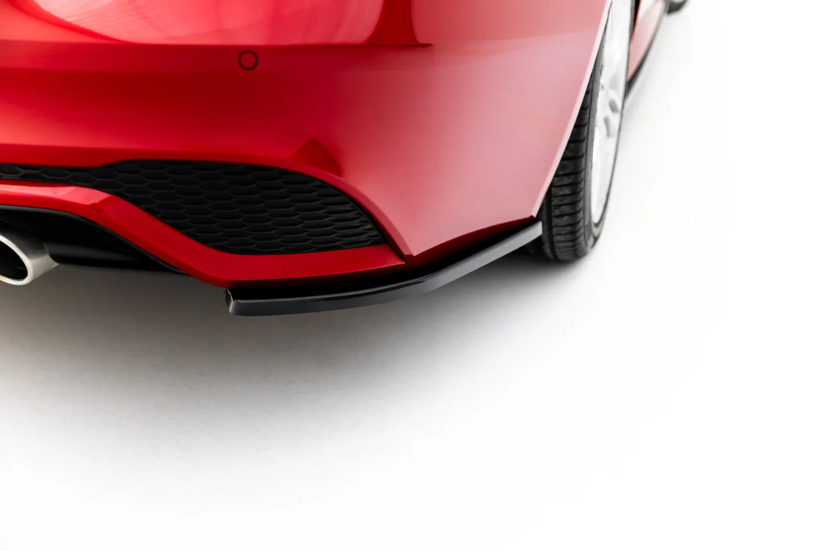 Bodykit Jaguar XE R-Dynamic X760 FL Maxton Glans Zwart