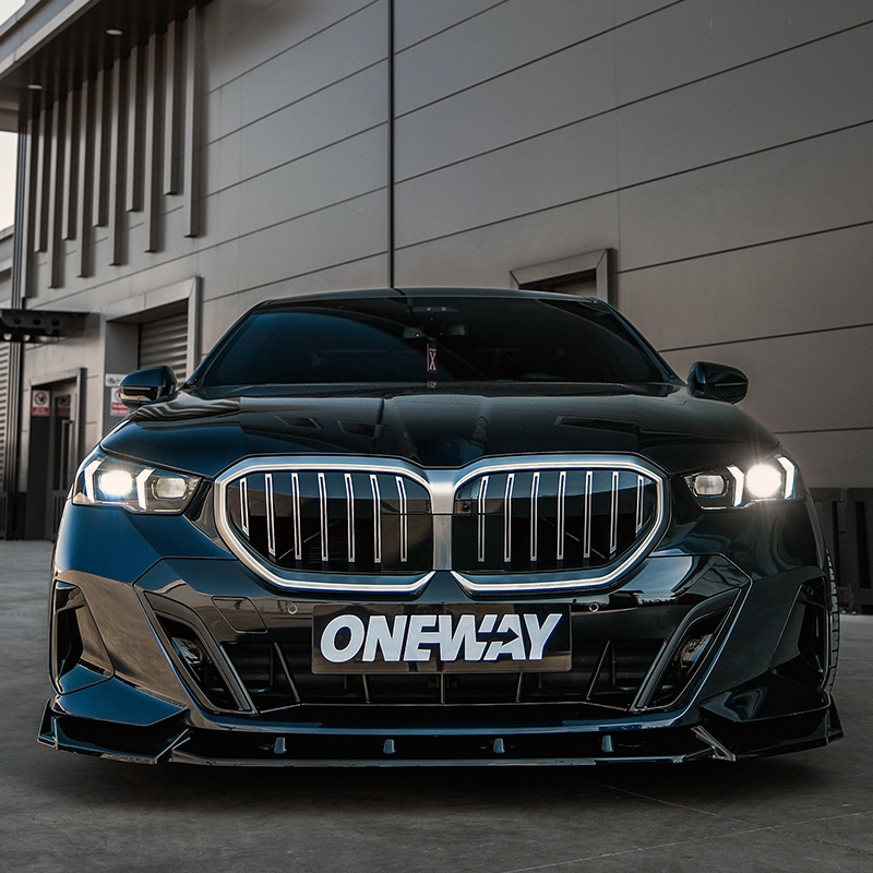 Oneway Voorspoilerlip  BMW 5-Serie G60/G61 Sedan/Touring M-Pack 2023- incl. i5 - Glanzend zwart