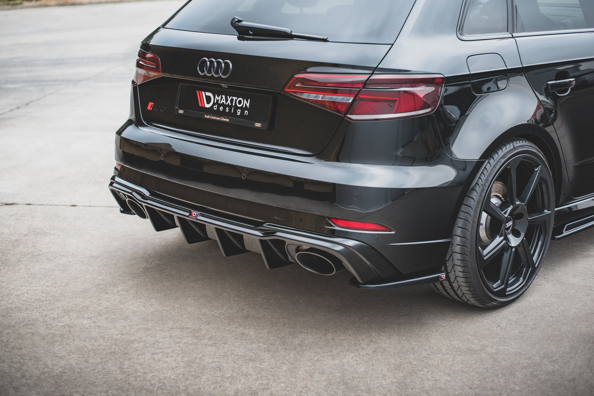 Achter Diffuser V.2 Audi RS3 8V Sportback Facelift Maxton Glanzend zwart