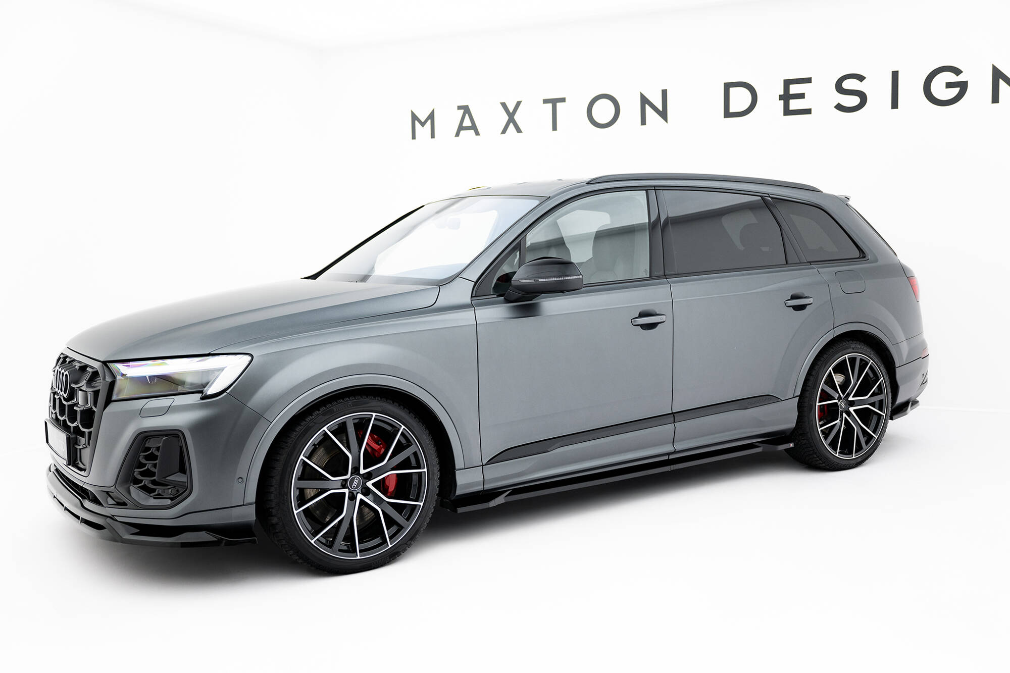 Zijskirts Audi Q7 S-Line MK2 Facelift 2 Maxton Glanzend zwart