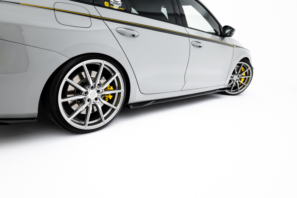 Zijskirts V.1 Skoda Octavia RS Liftback / Combi MK4 Maxton