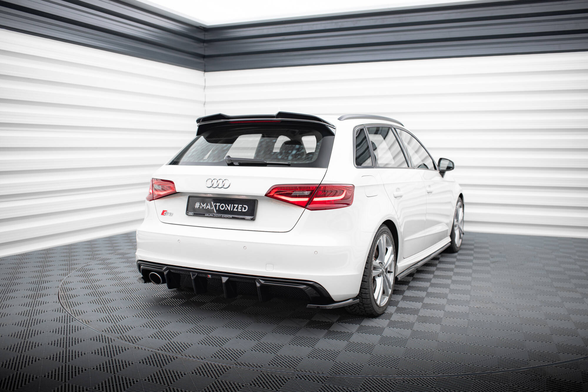 Achter Diffuser Audi A3 S-Line Sportback 8V Maxton Glanzend zwart