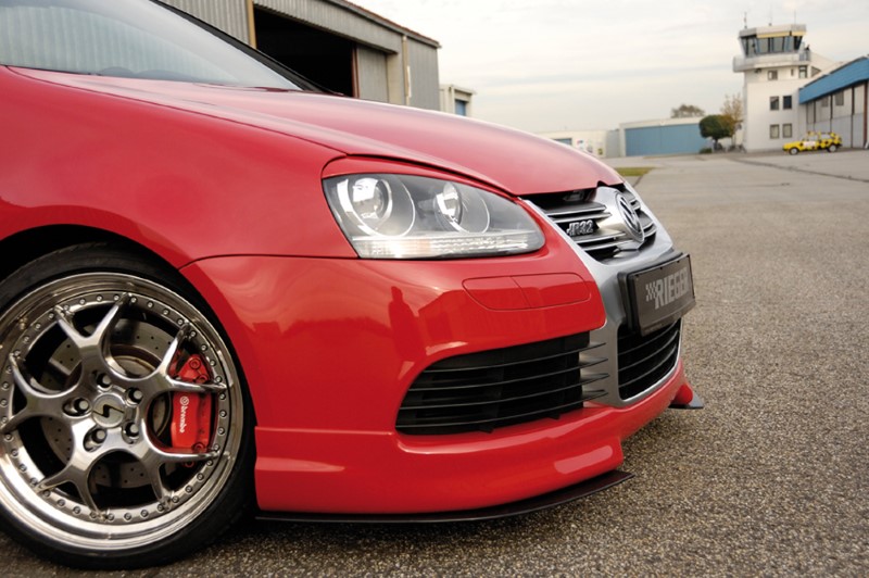 Spoilerzwaard voor Voorspoilerlip VW Golf V met R32 Voorbumper R