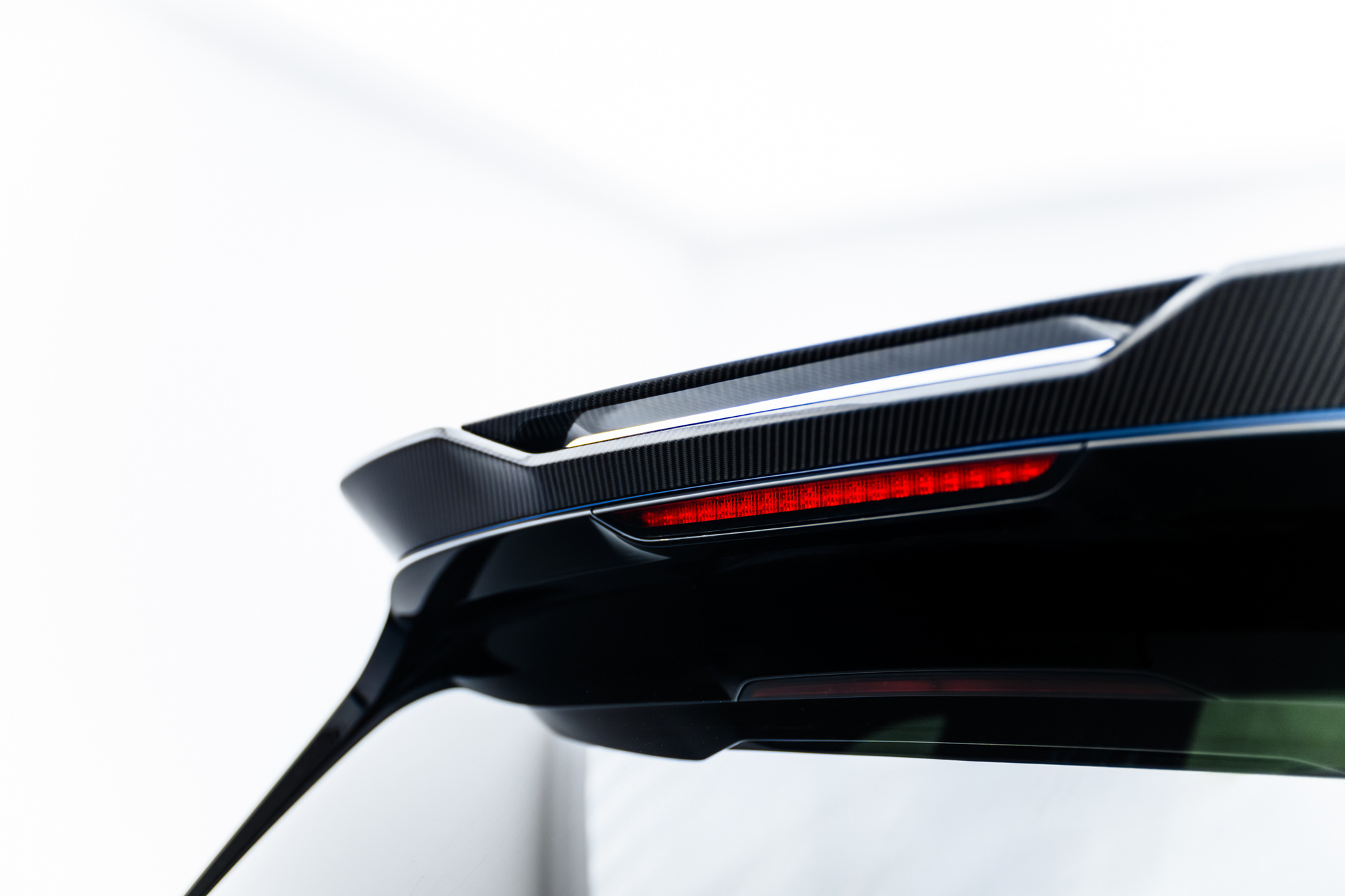 Prepreg Carbon Fiber Tailgate Spoiler (Upper) BMW X7 M-Pack G07 Maxton design