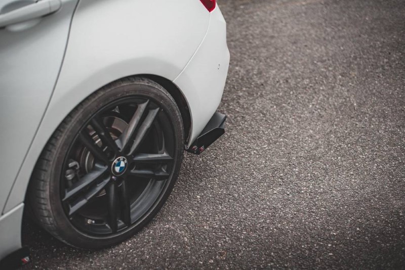 Race achterzijde skirts + rand BMW 1-Serie/M140I F20 Maxton Design zwart V.3