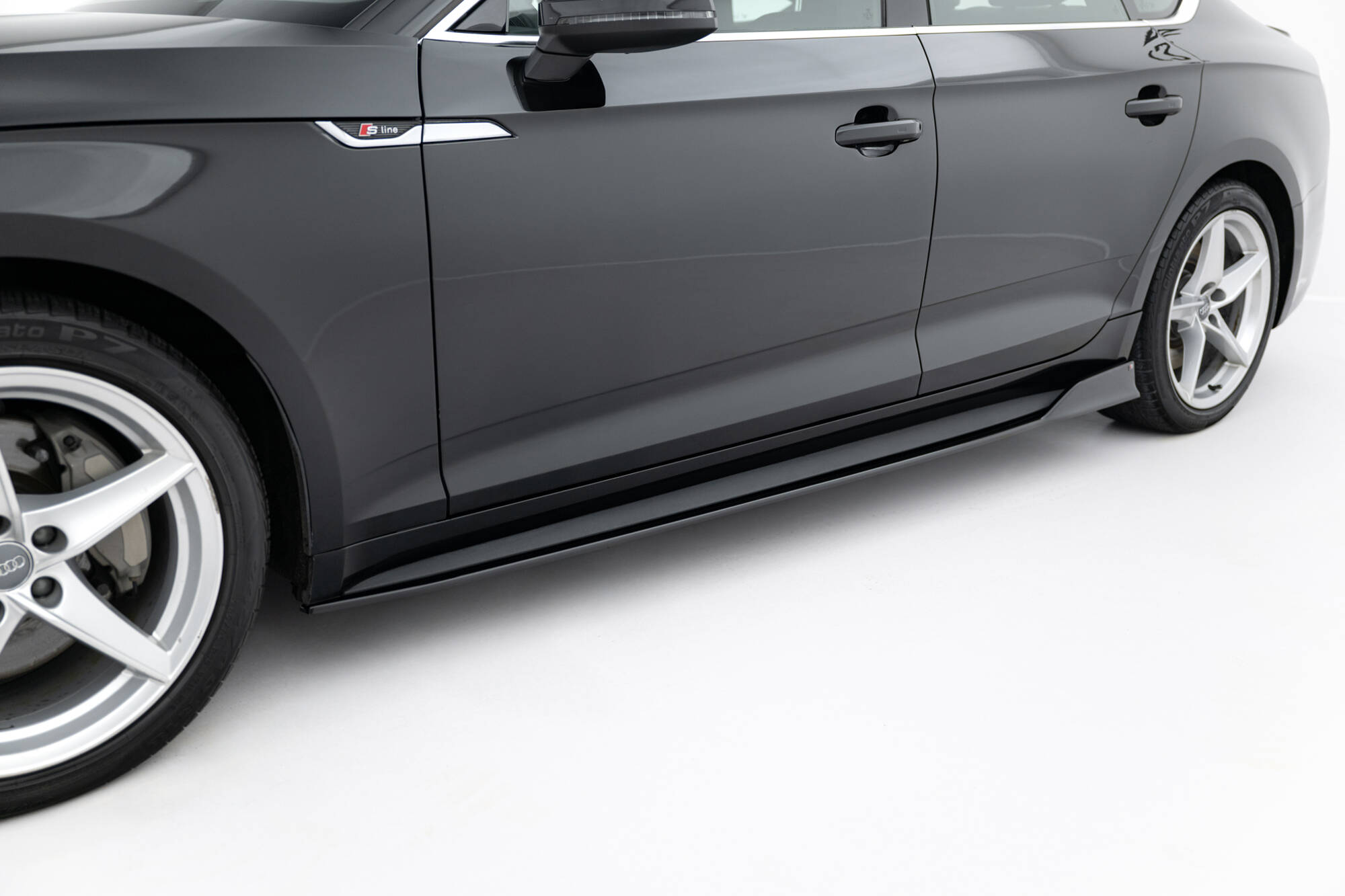Zjiskirts Audi S5 / A5 S-Line Coupe / Sportback F5 Maxton Glanzend zwart