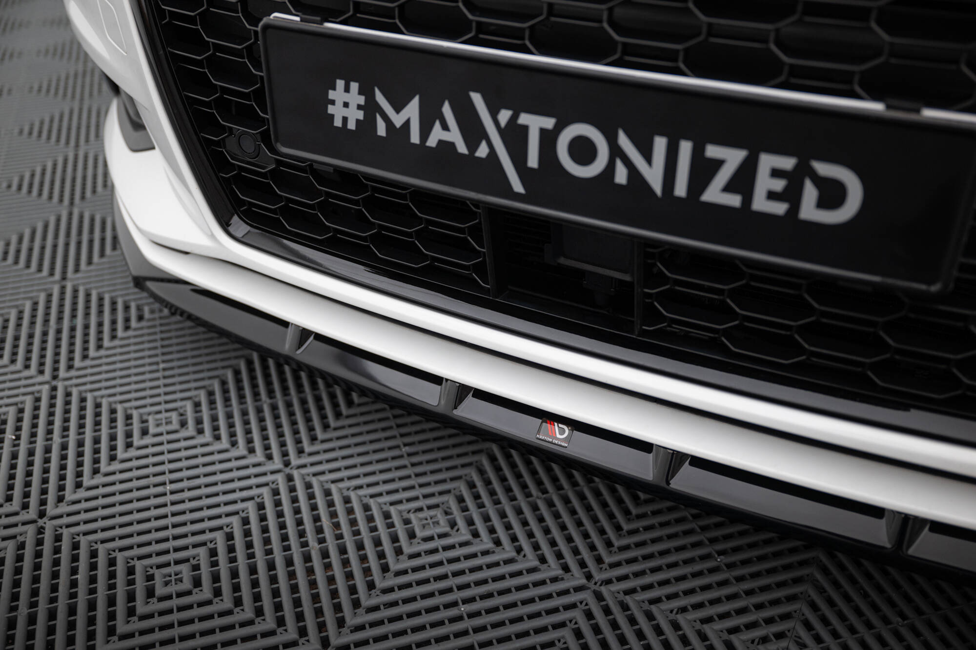 Voorspoiler Audi A3 Sedan 8V Facelift Maxton Glanzend zwart