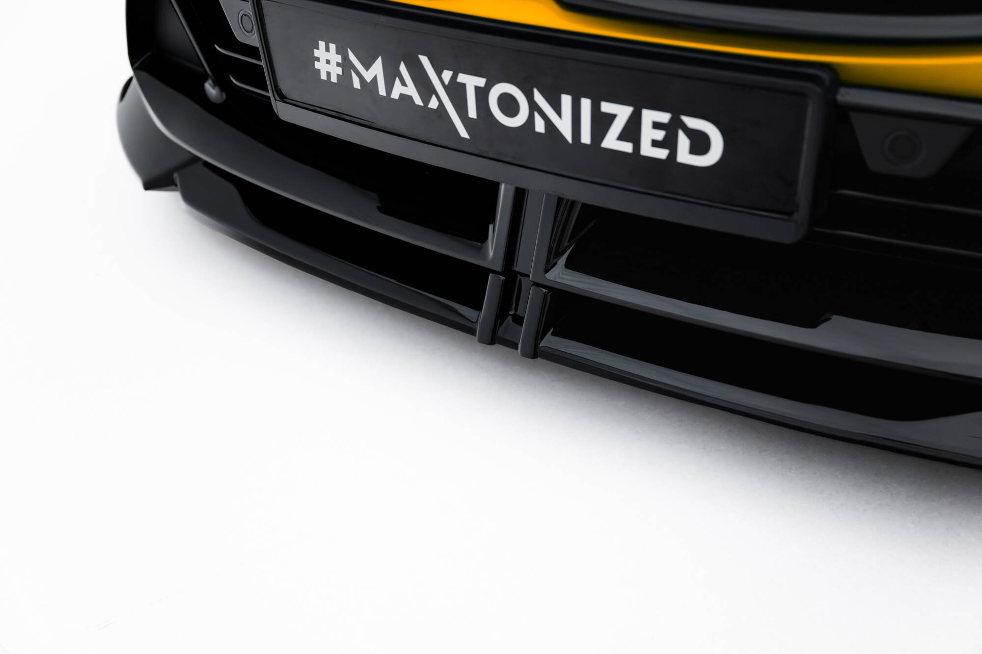 Voorspoiler V.2 BMW 1 M-Pack F70 Maxton Glanzend zwart