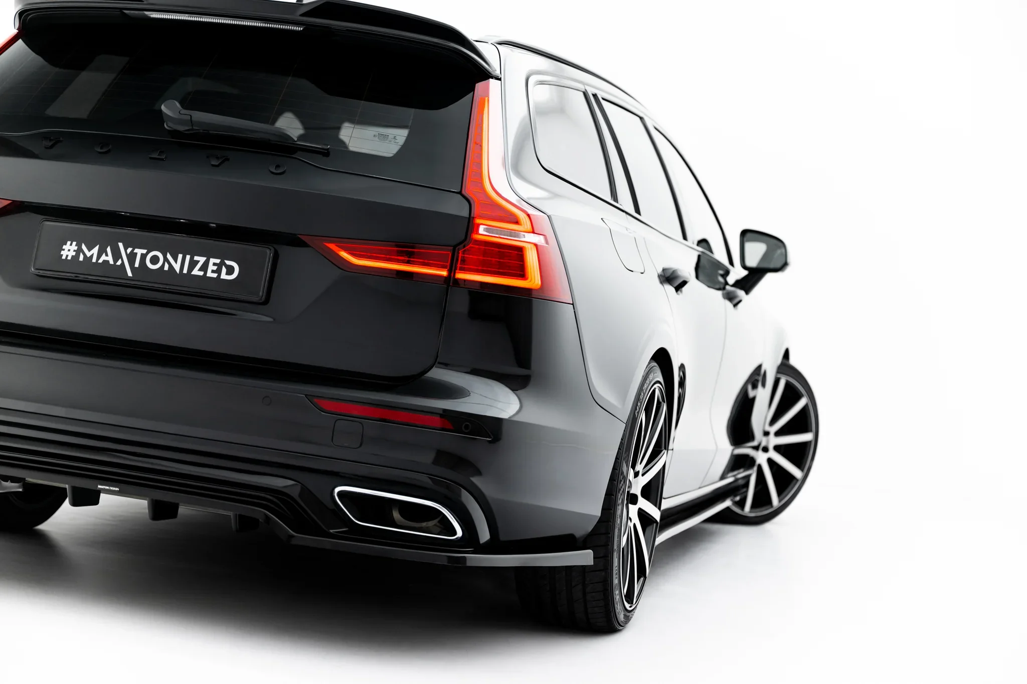 Bodykit Volvo V60 R-Desgin Zwart Glans Maxton