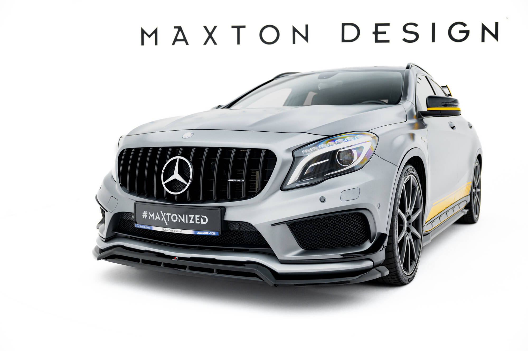 Bodykit Mercedes-Benz GLA 45 AMG Off-roader X156 Maxton Glanzend zwart