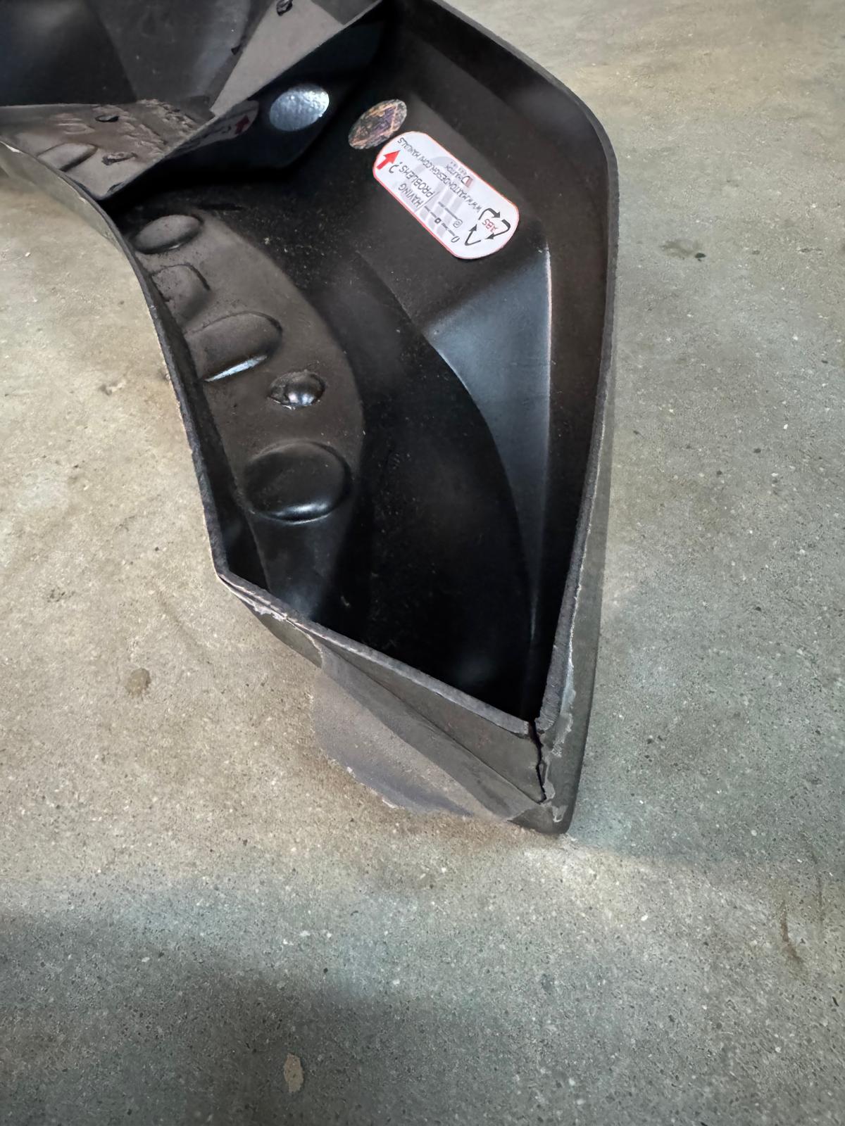 Voorspoiler V.2 BMW X5 G05 M-Pack FL Maxton Glanzend Zwart SCHADE