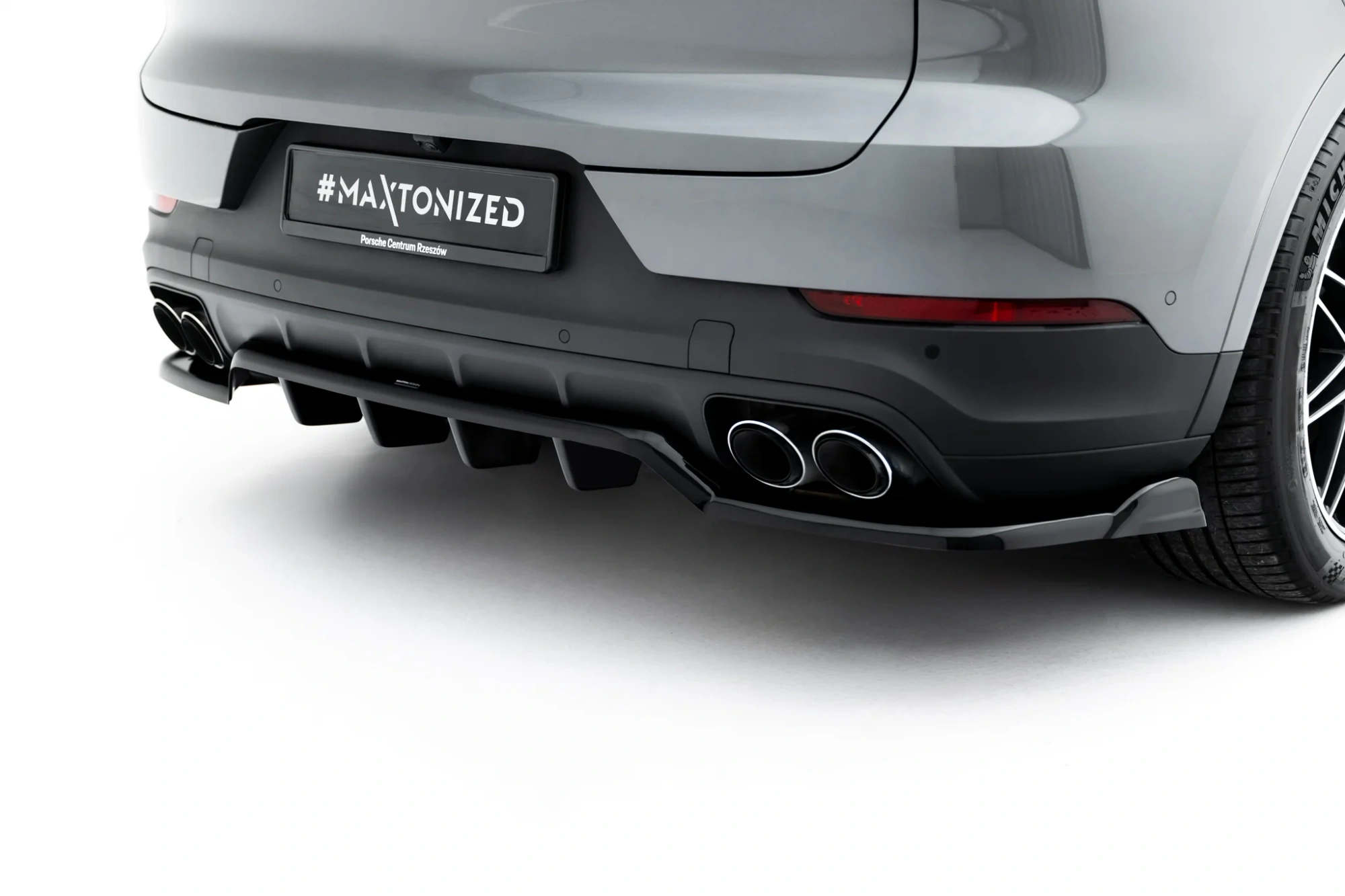 Diffuser Porsche Cayenne MK3 SUV/Coupe Maxton Glans Zwart