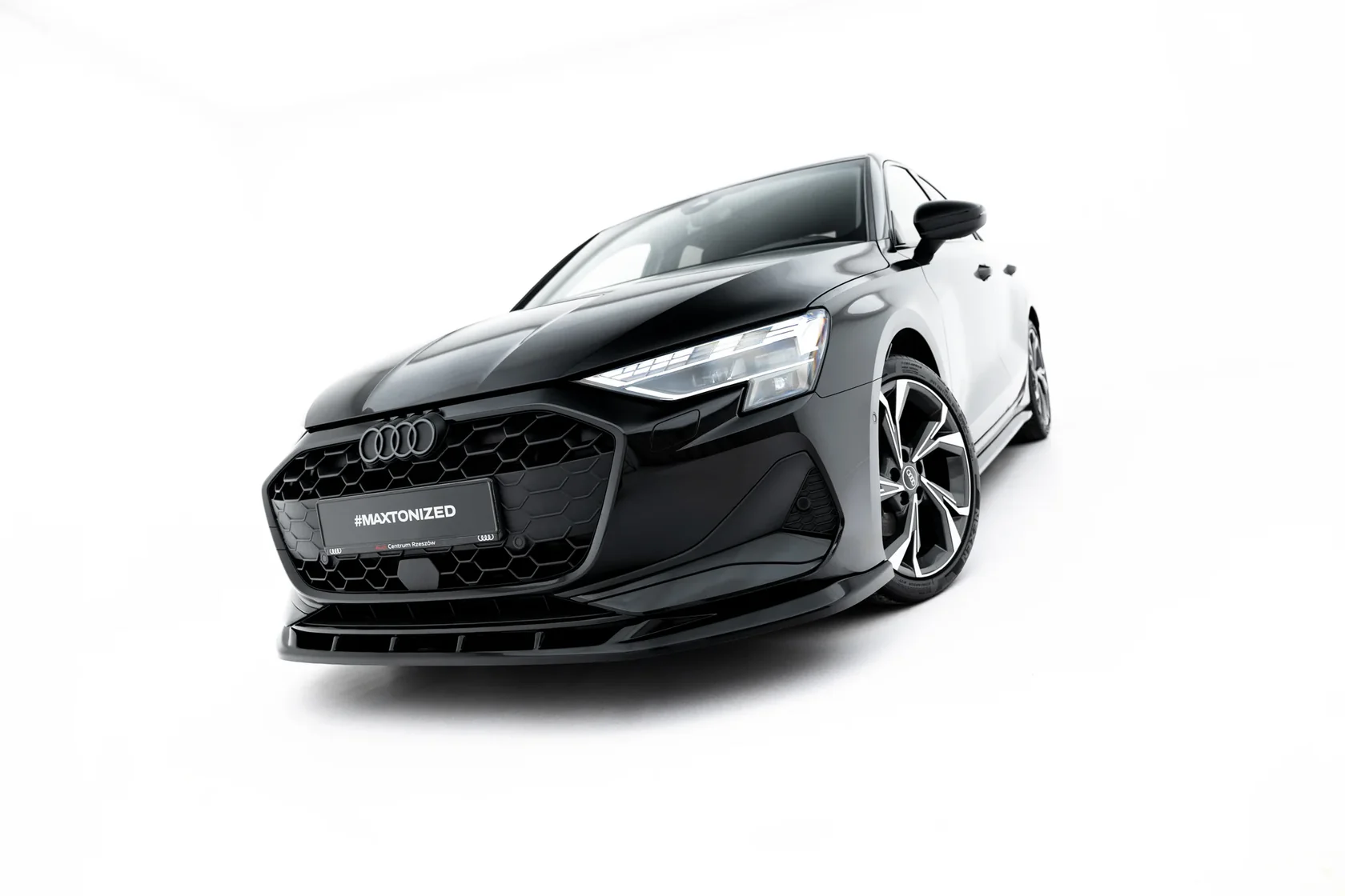 Voorspoiler V.2 Audi A3 Sedan 8Y Facelift Maxton Glanzend zwart