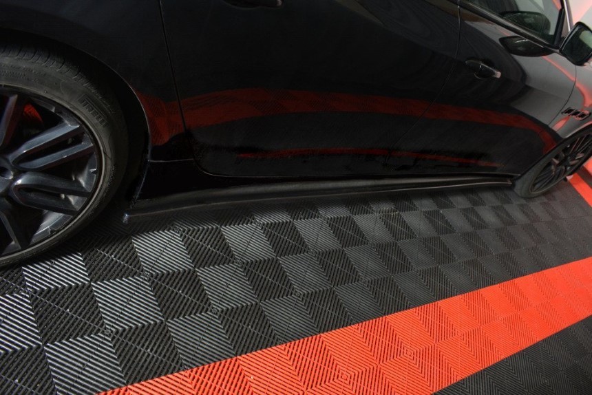Zijskirts Maserati Quattroporte Maxton Design Glans zwart