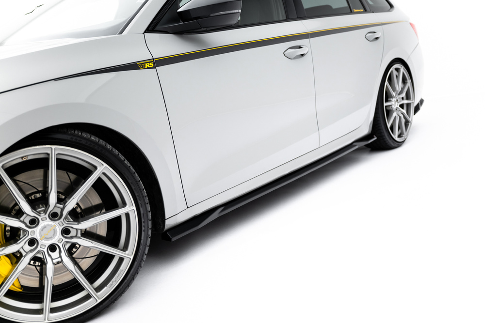 Zijskirts V.1 Skoda Octavia RS Liftback / Combi MK4 Maxton