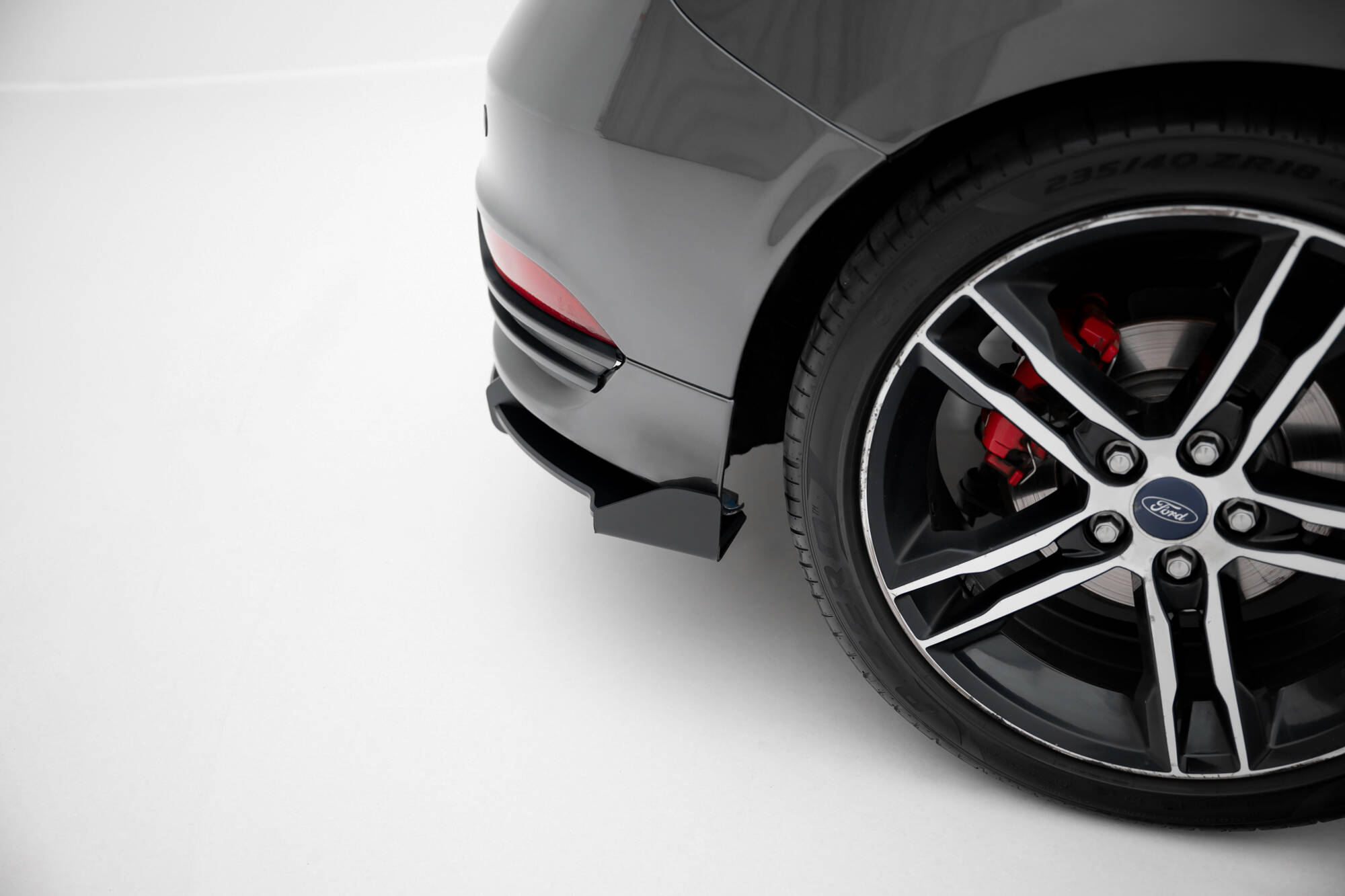 Street Pro Achter Diffuser + Flaps Ford Focus ST MK3 Facelift Maxton Glanzend zwart