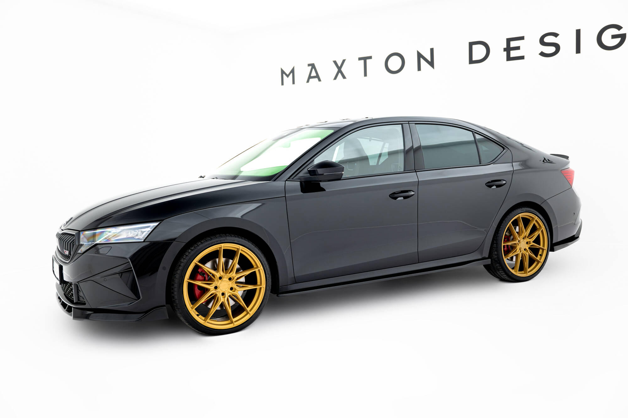 Zijskirts V.2 Skoda Octavia RS Liftback / Combi MK4 Facelift Maxton Glanzend zwart