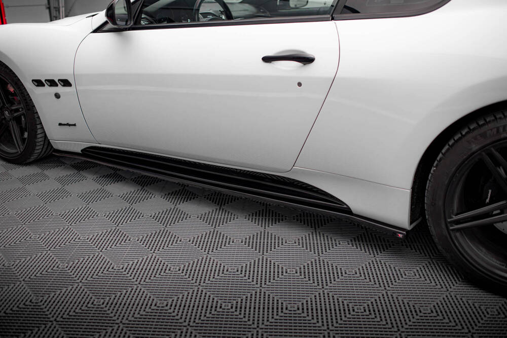 Zijskirts Maserati Granturismo Maxton Glans Zwart