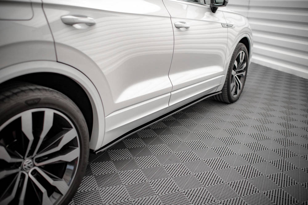 Zijskirts Volkswagen Touareg MK3 R-Line Maxton Glans Zwart