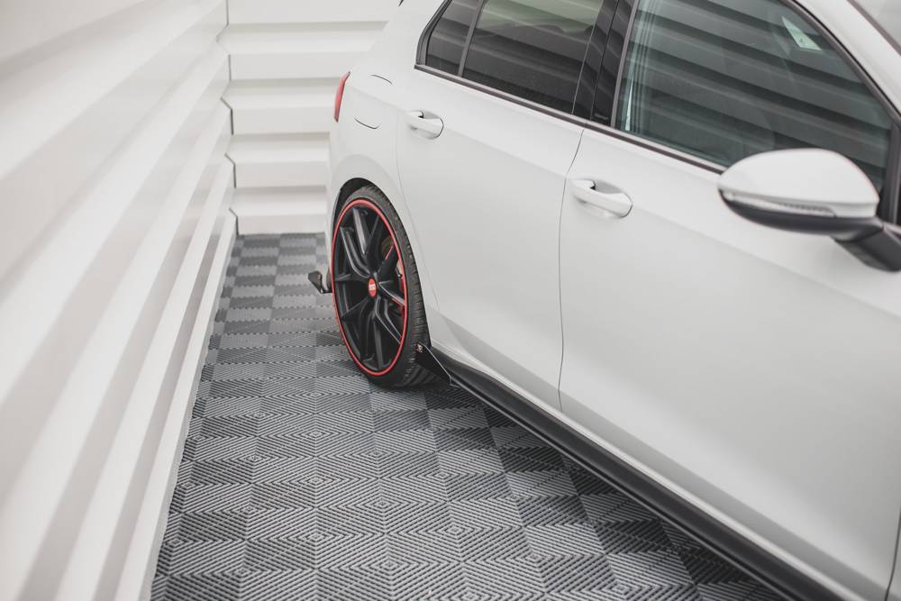 Zijskirts met Canards Street Pro Volkswagen Golf 8 GTI / GTI Clubsport / R-Line Maxton