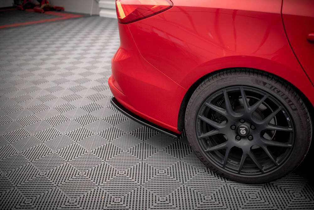 Zijdiffuser V.5 Ford Focus Estate ST-Line Maxton Glans Zwart