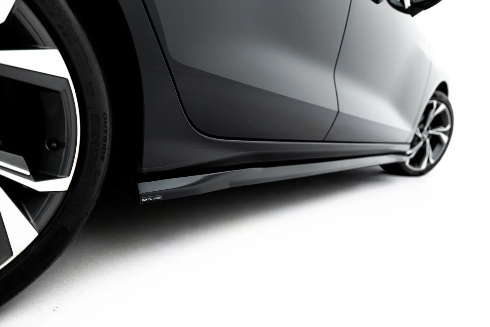 Zijskirt Audi A3 Sedan 8Y Facelift Maxton Glanzend zwart