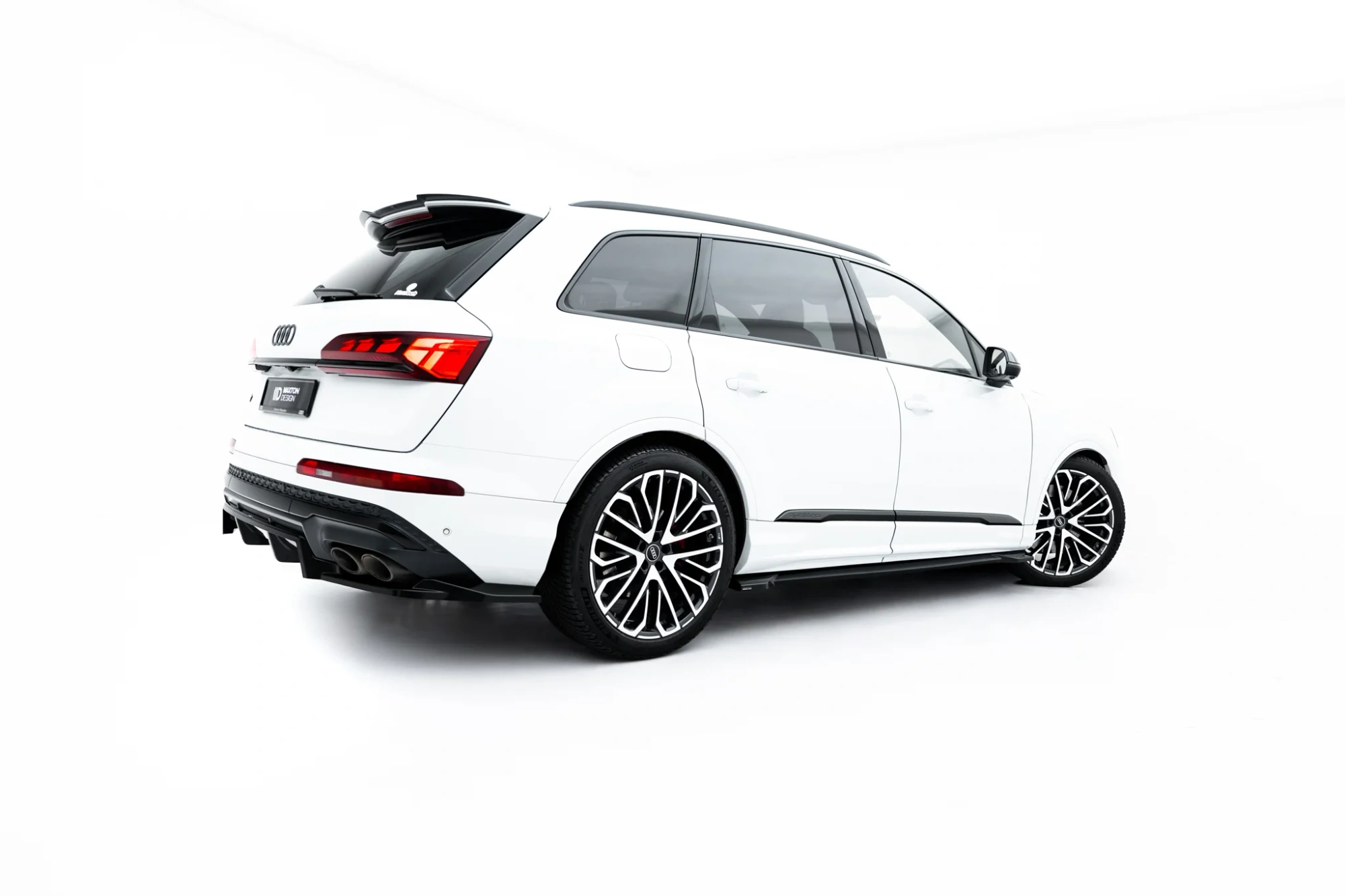 Zijskirts Audi Q7 S-Line MK2 Facelift 2 Maxton Glanzend zwart