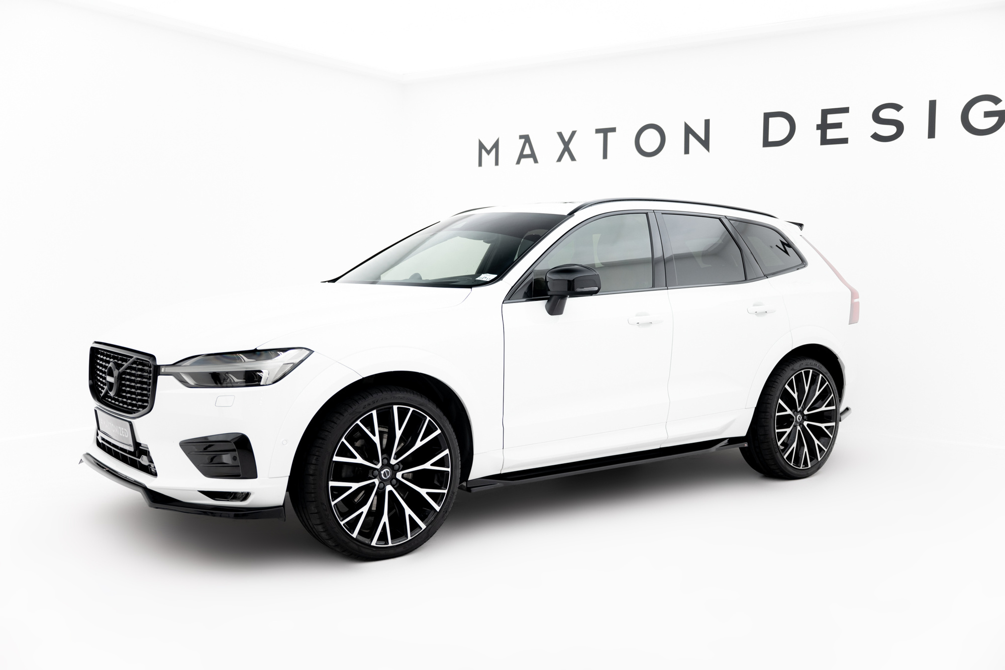Zijskirts Volvo XC60 Mk2 R-Design (2017–2021)