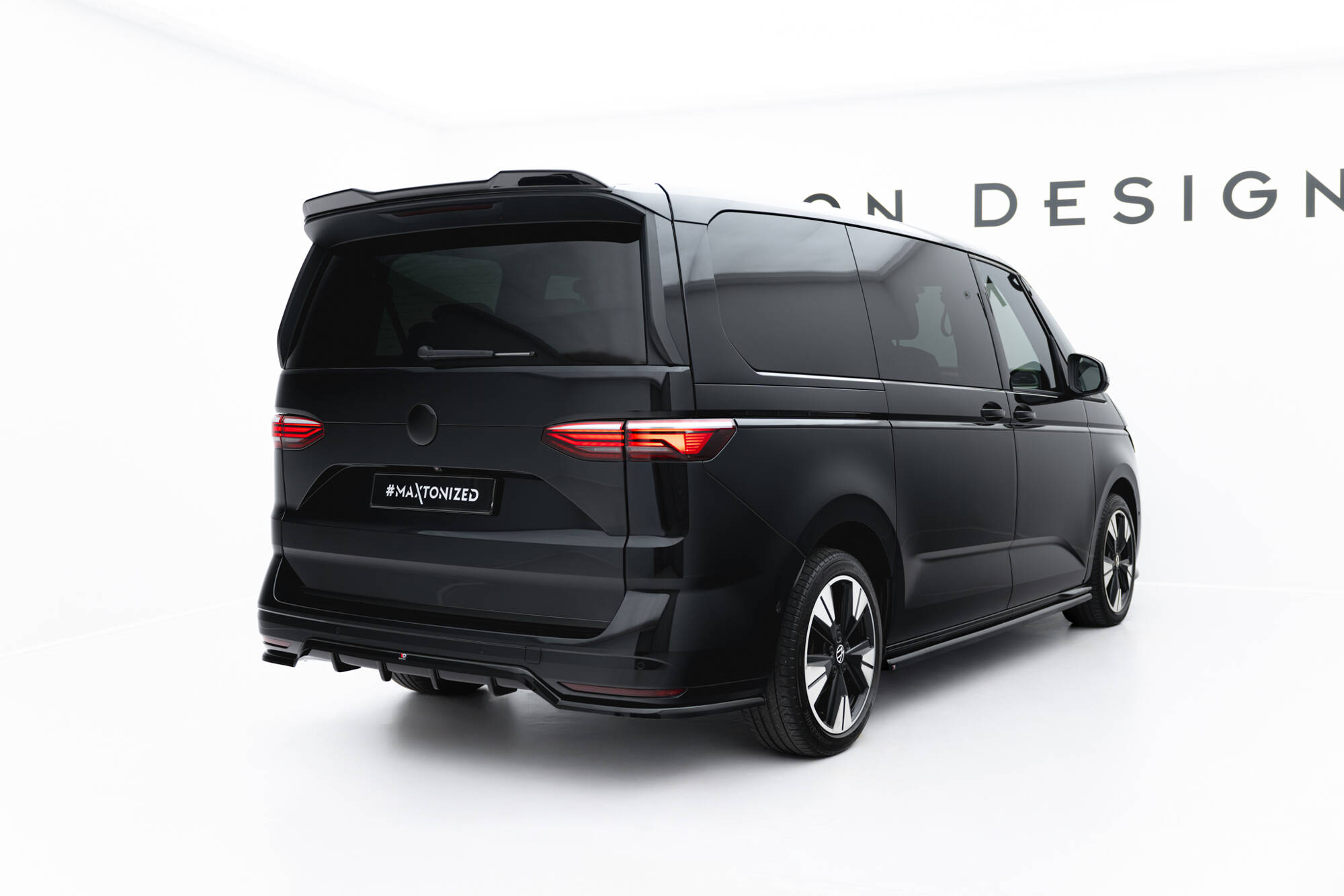 Achter Diffuser Volkswagen Multivan Long T7 Maxton Glanzend zwart