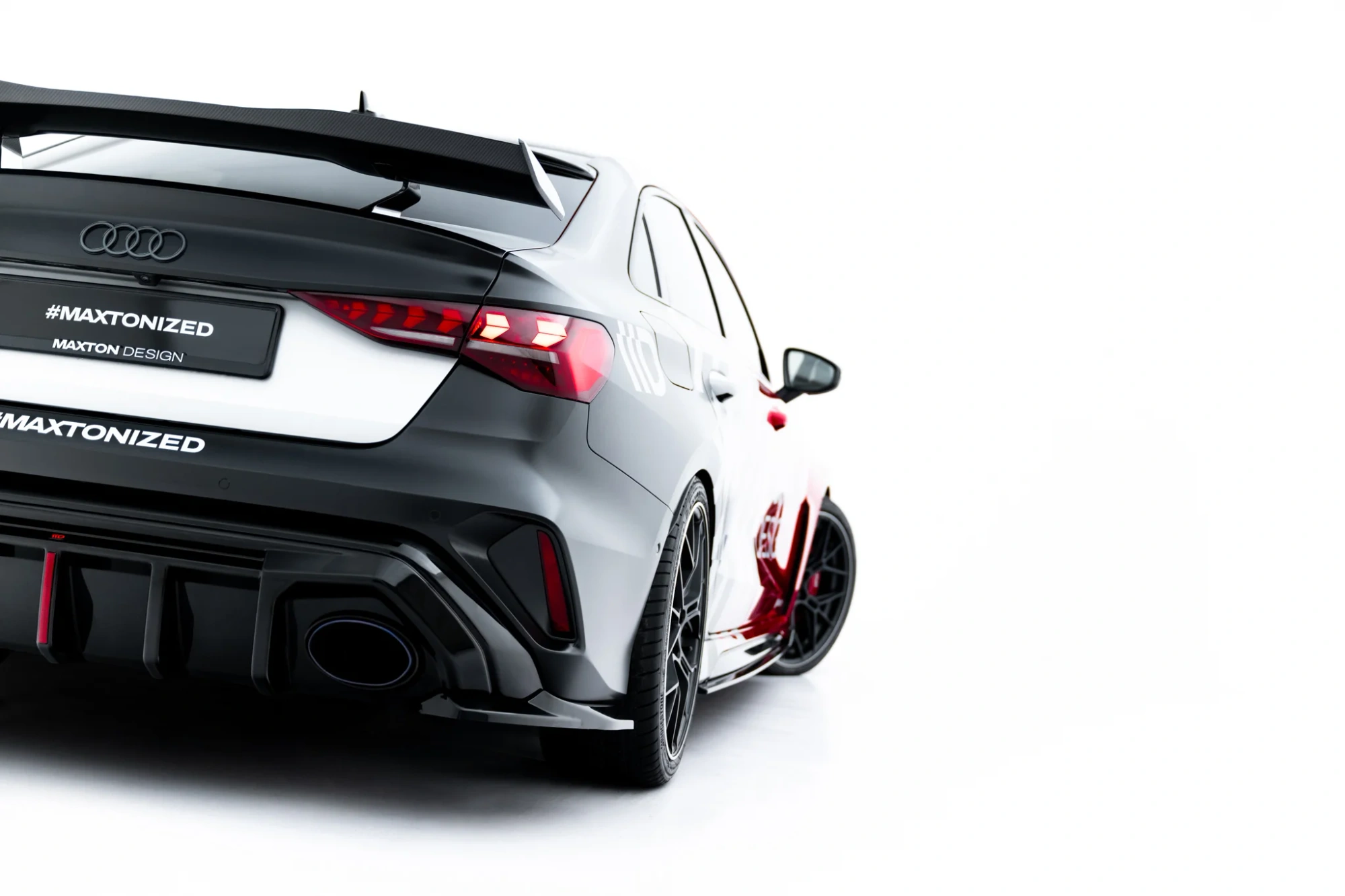 Zij-Diffuser Audi RS3 Sedan 8Y Facelift Maxton Glans Zwart V.1