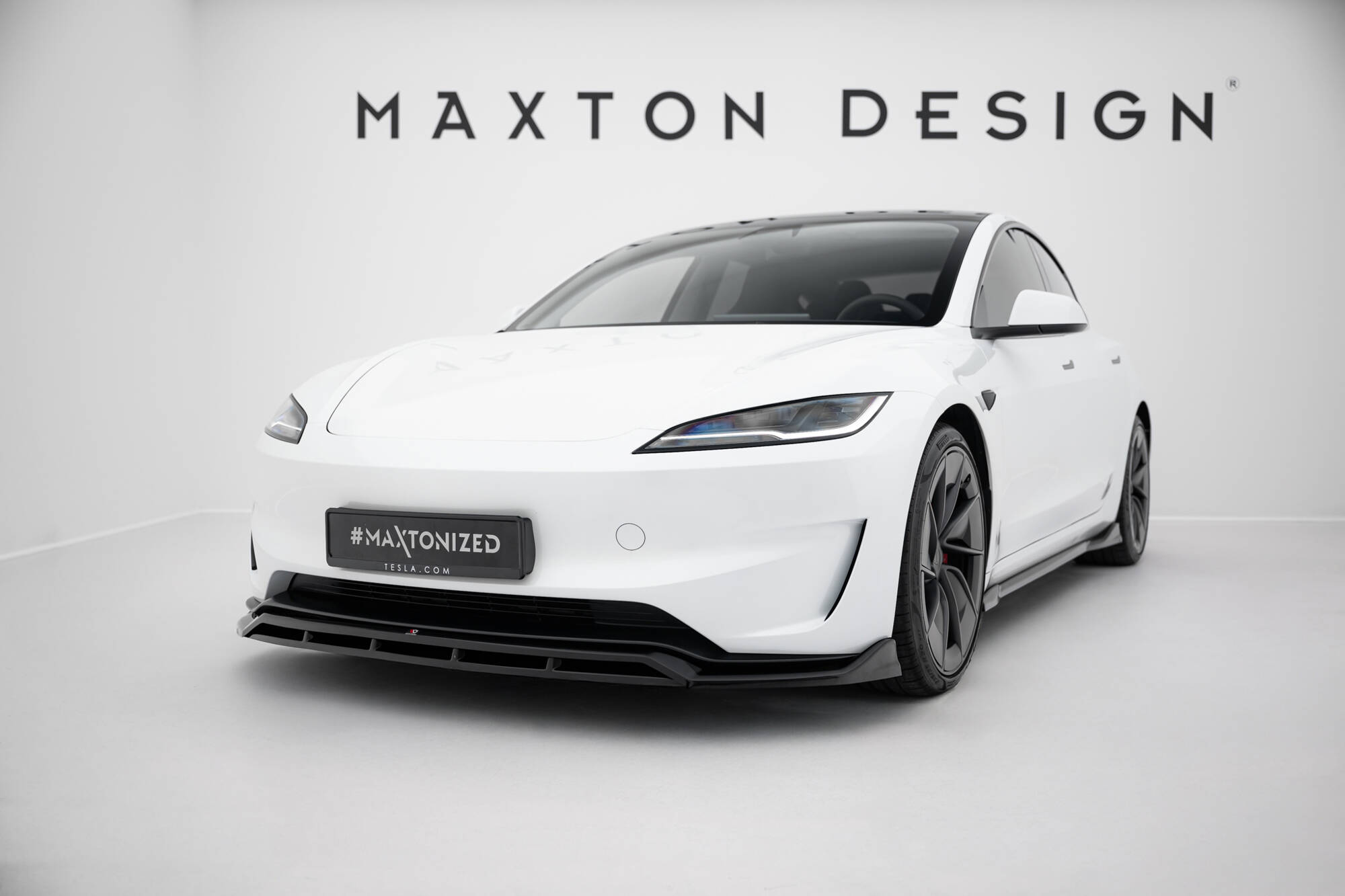 Bodykit Tesla Model 3 Performance MK1 Facelift Maxton Glanzend zwart